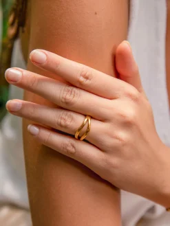 Chic Wave Ring