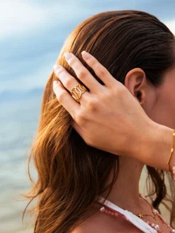 Circle Interlace Ring