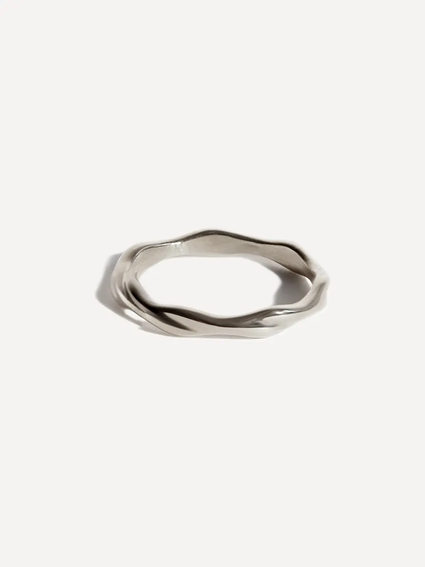 Classic Wave Ring