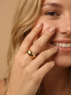Curved Aesthetic Ring