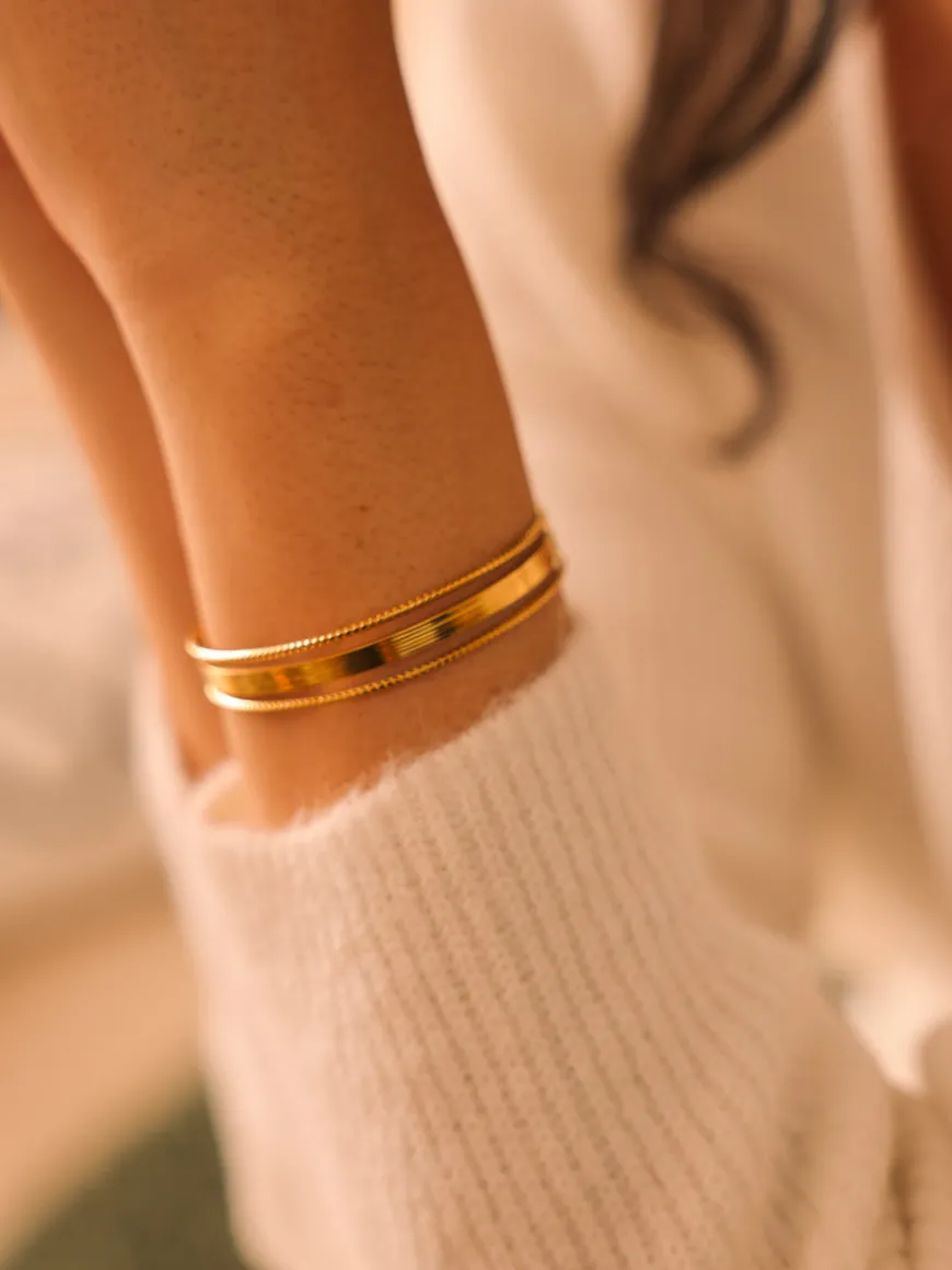 Delicate Edge Armcuff