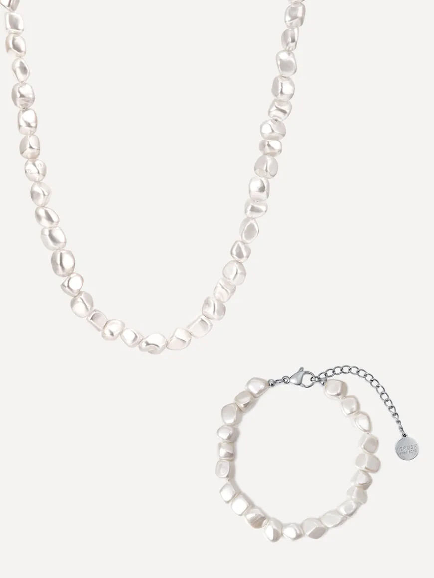 Delightful Pearl Set