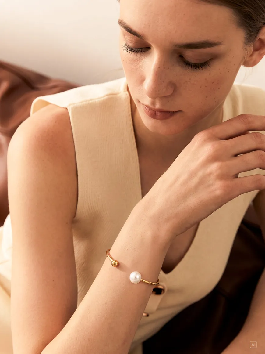 Dewdrop Pearl Armcuff