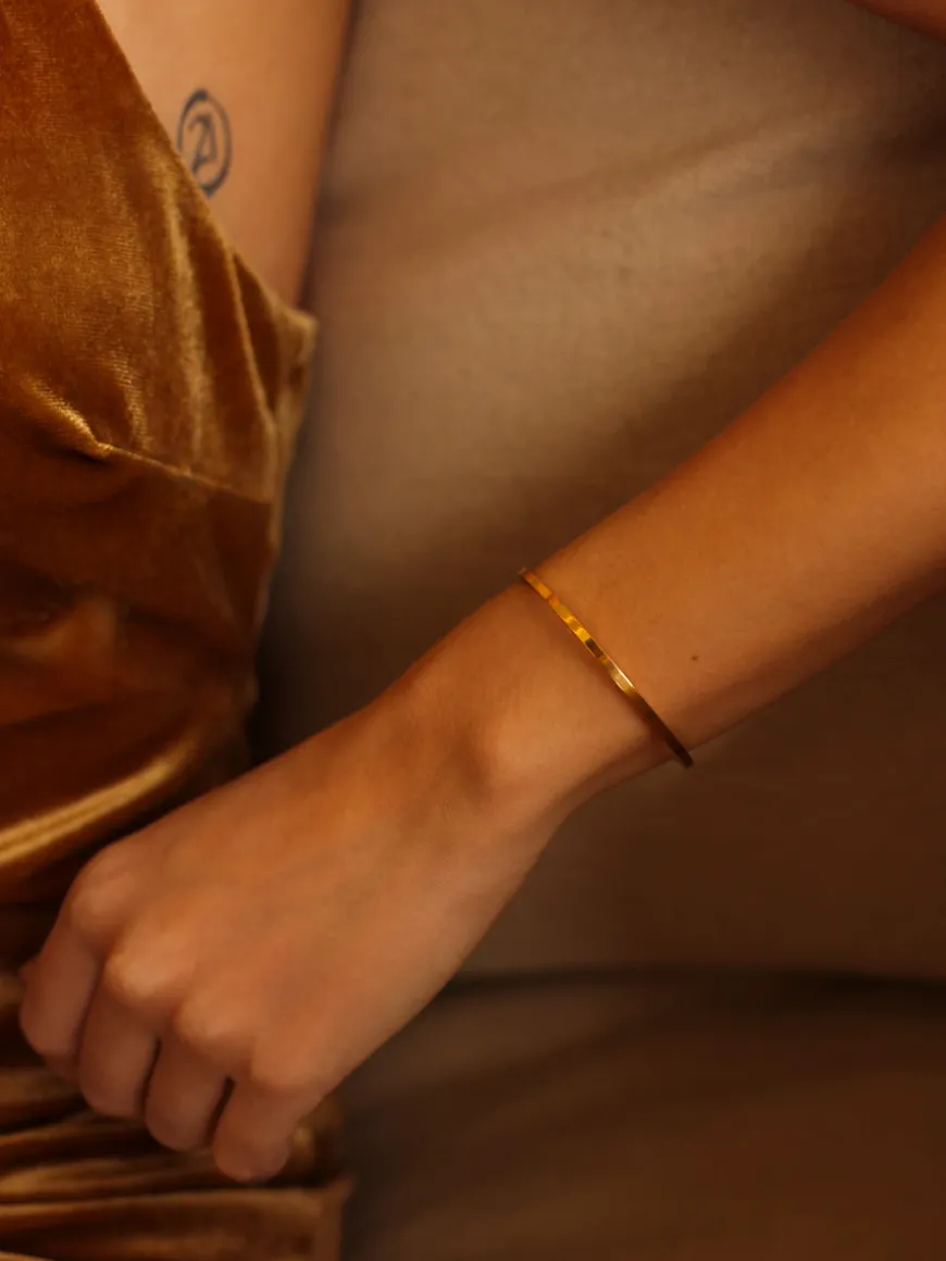 Eclipse Halo Thin Armcuff