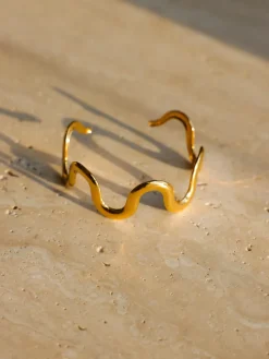 Elegance Wave Armcuff