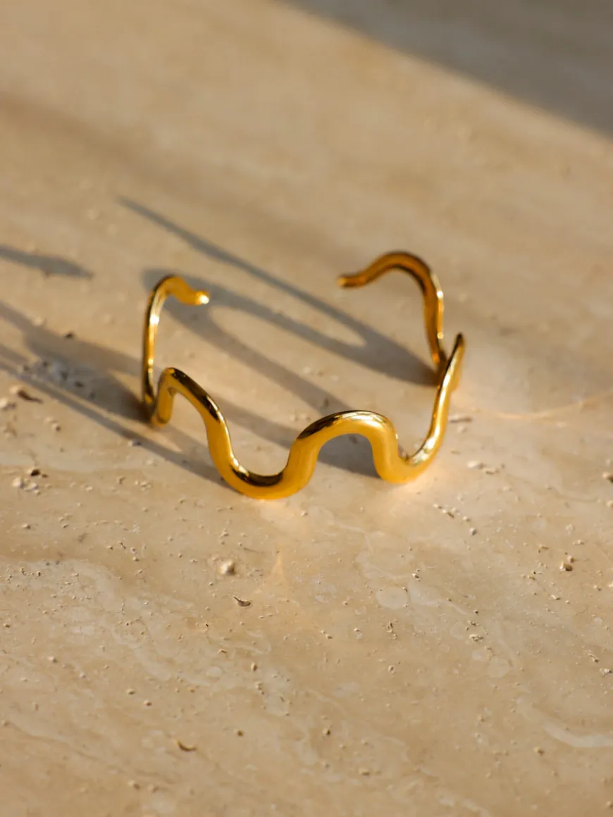 Elegance Wave Armcuff