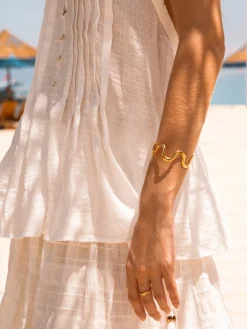 Elegance Wave Armcuff