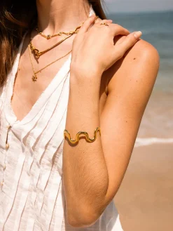 Elegance Wave Armcuff