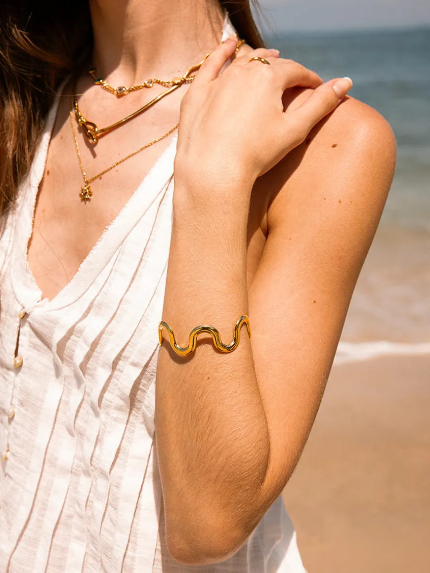 Elegance Wave Armcuff