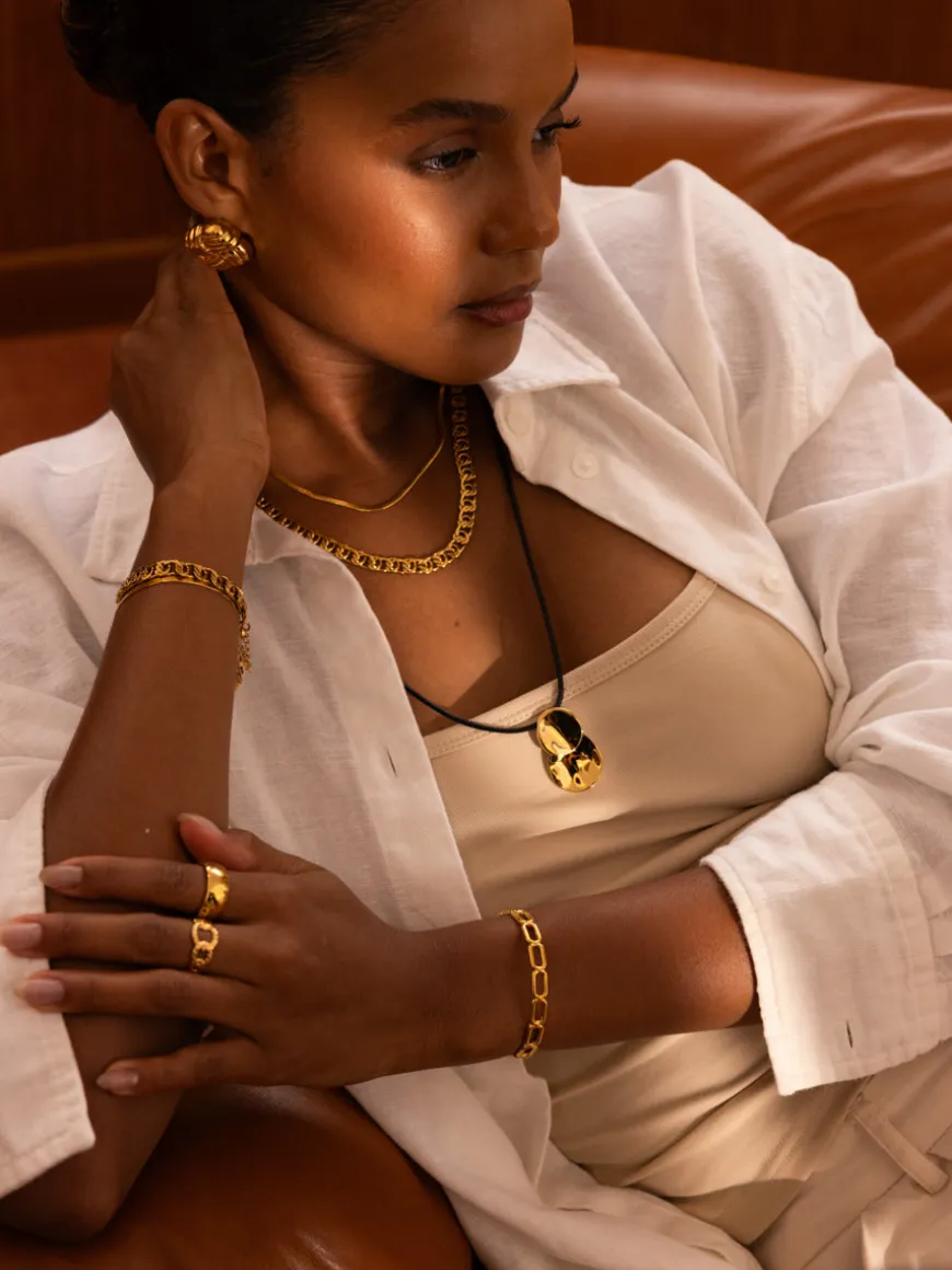 Exquisite Link Ring