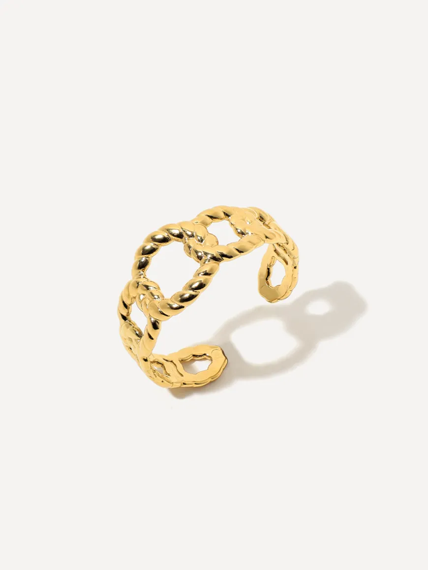 Exquisite Link Ring