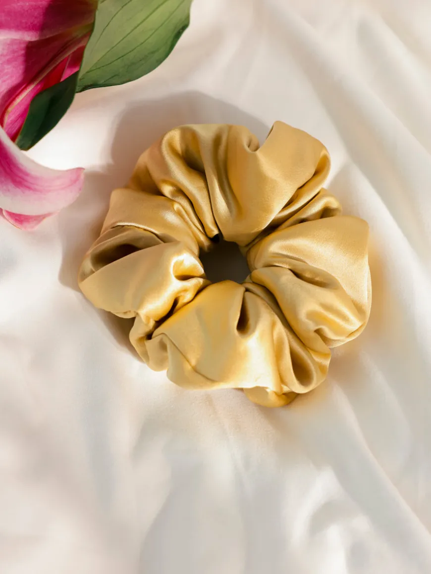Fluffy Touch Pure Silk Scrunchie Light Yellow