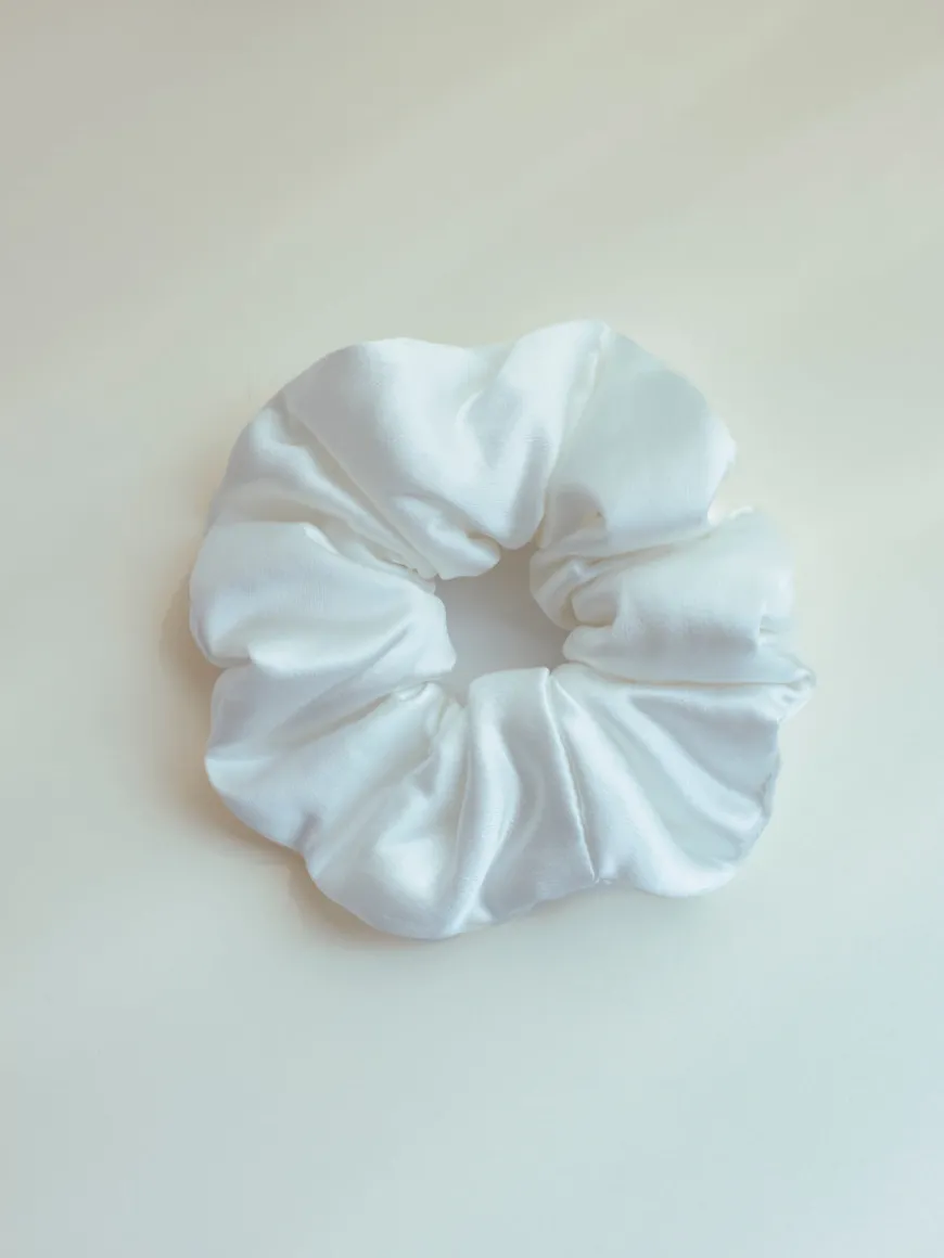 Fluffy Touch Pure Silk Scrunchie White