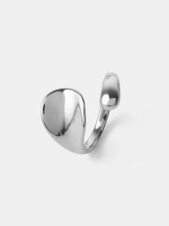 Fluid Band Ring