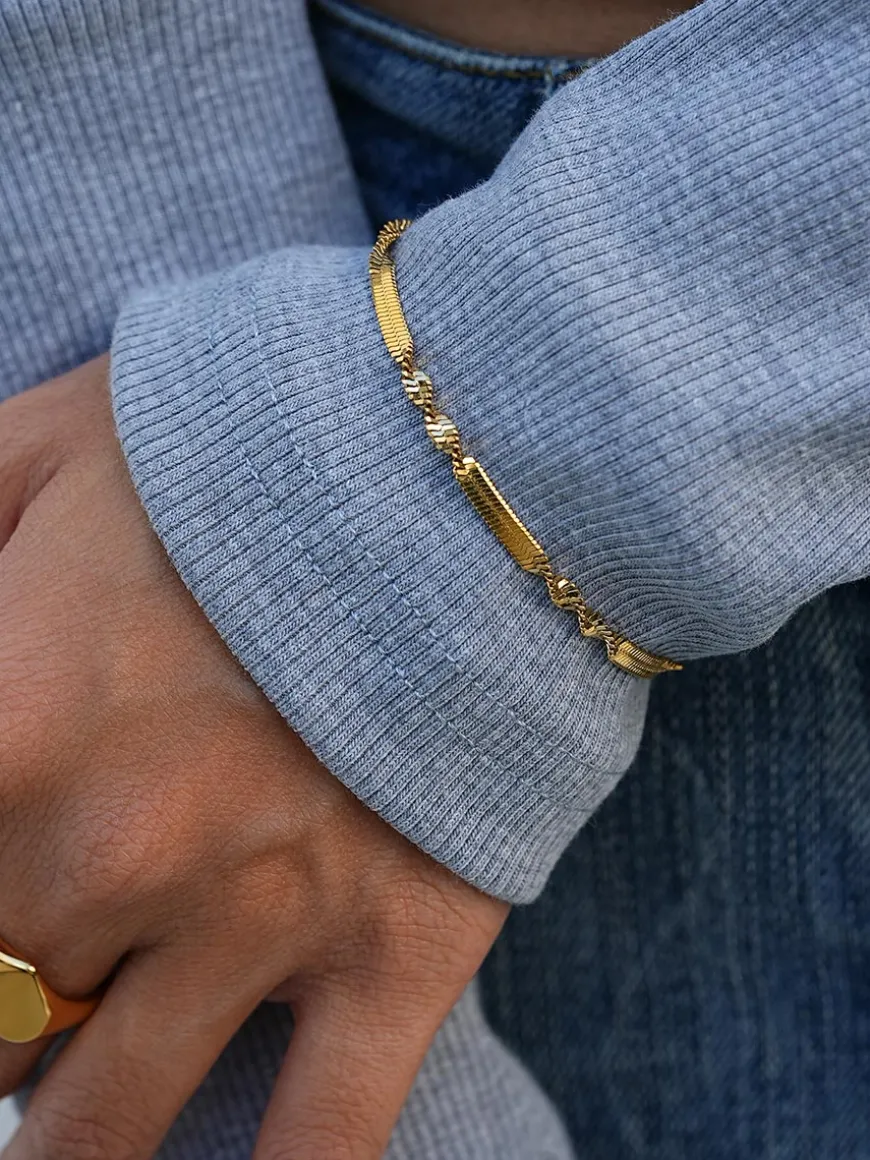 Full of Twist ARMBAND
