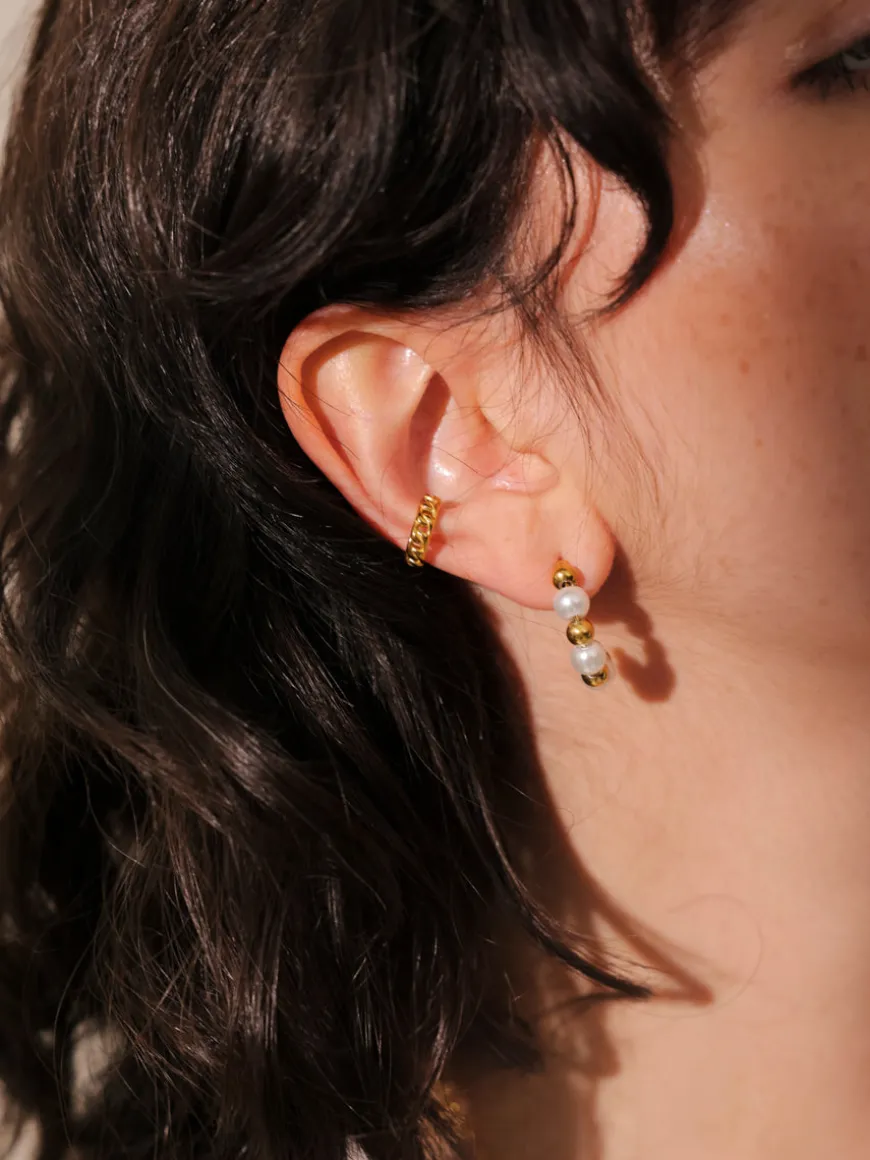 Gentle Twist Earcuff