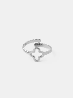 Graceful Clover Ring