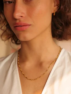 Graceful Wave Earcuff