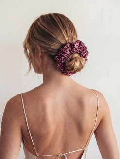 Leopard Beauty Scrunchie Pink