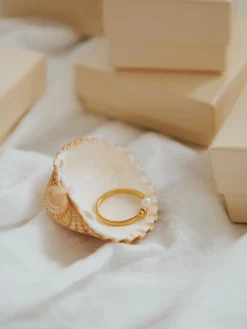 Love in Pearl Ring