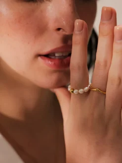 Minimal Beauty Ring