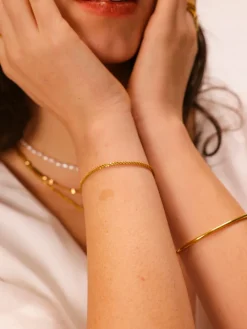 Minimal Grace Armcuff