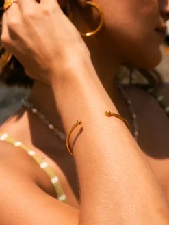 Minimal Grace Armcuff