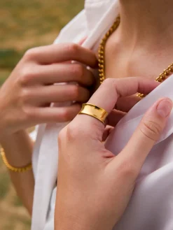 Mirror Arc Ring