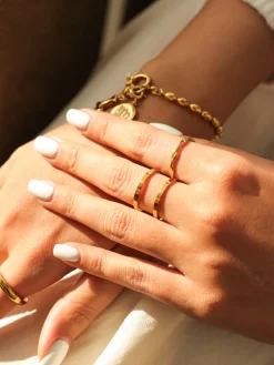 Modern Curve Ring