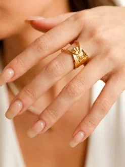 Modern Form Ring
