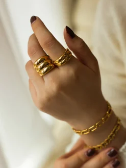 Neo Orbit Ring