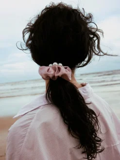 Pearl Elegance Black Scrunchie