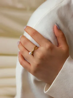 Pearl Twist Ring