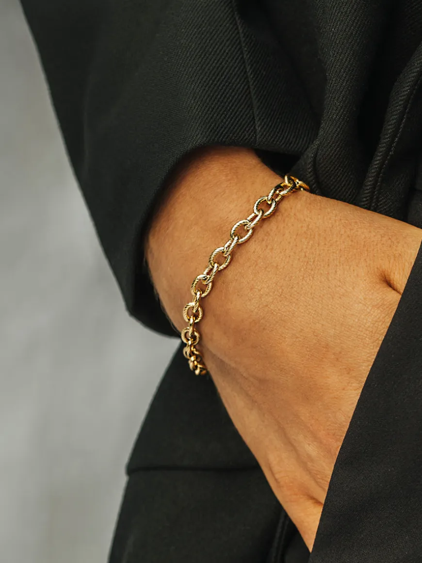 Poised Armband