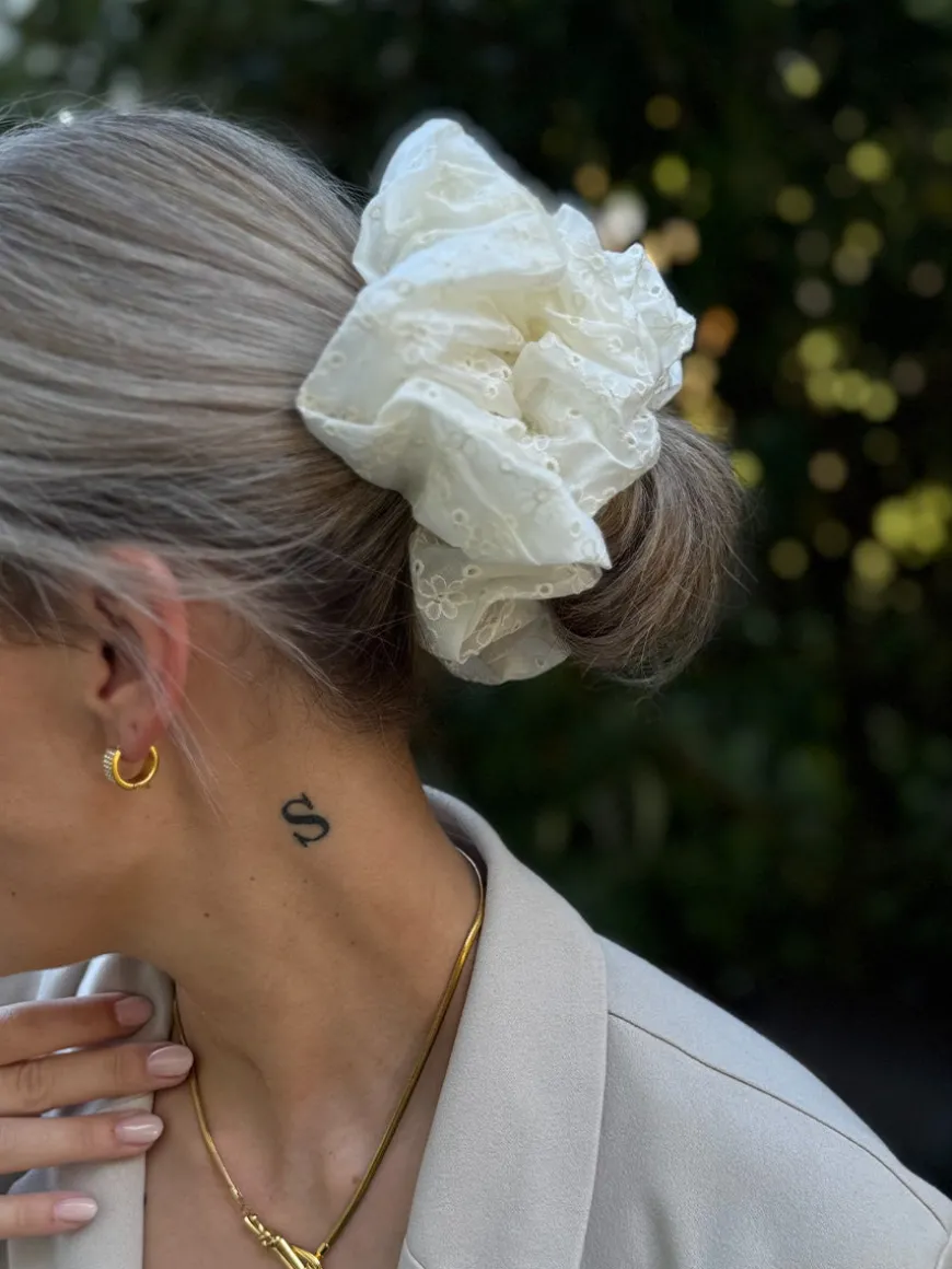Puffy Lace Scrunchie White