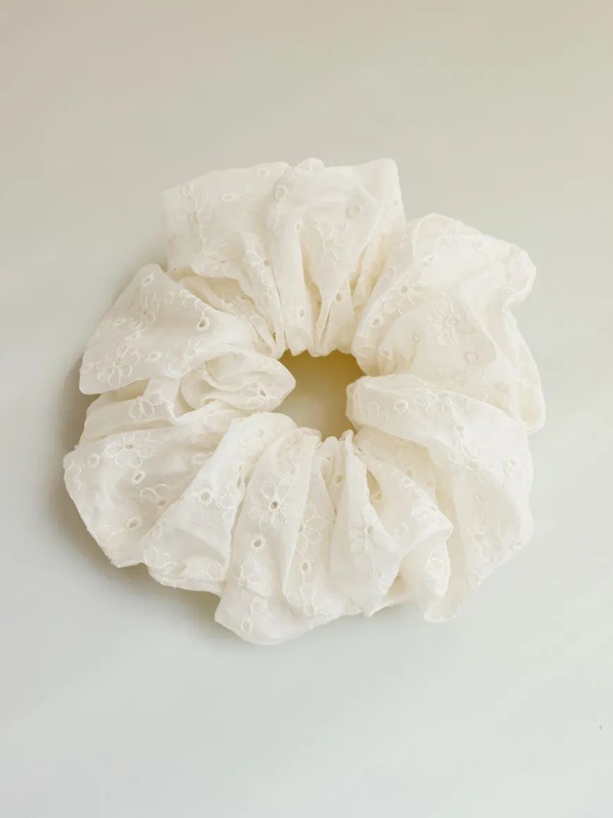 Puffy Lace Scrunchie White