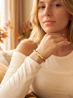 Pure Arc Armcuff