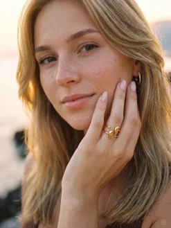 Pure Teardrop Ring