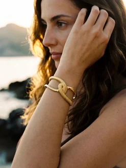 Refined Twist Armcuff