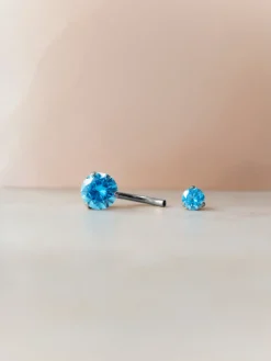 Serene Glow Azure Titan Bauchnabelpiercing