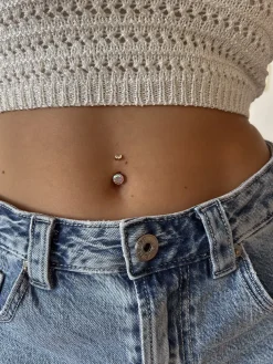 Serene Glow Rainbow Titan Bauchnabelpiercing