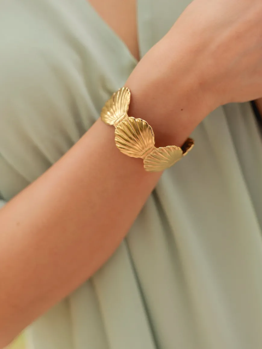 Shell Dream Armcuff