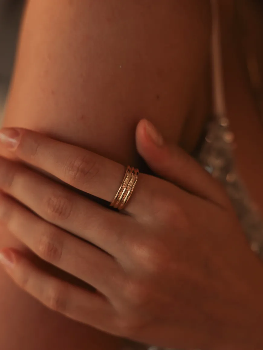 Shining Layer Ring