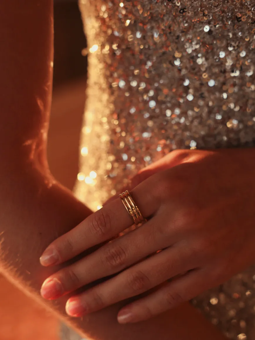 Shining Layer Ring