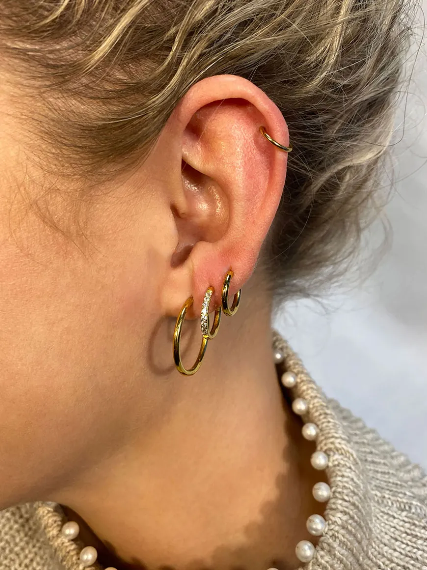 Simple Hoop Titan Piercing