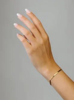 Sleek Armband