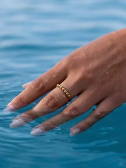 Sphere Tale Ring