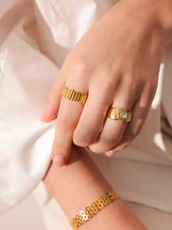 Stepwise Beauty Ring