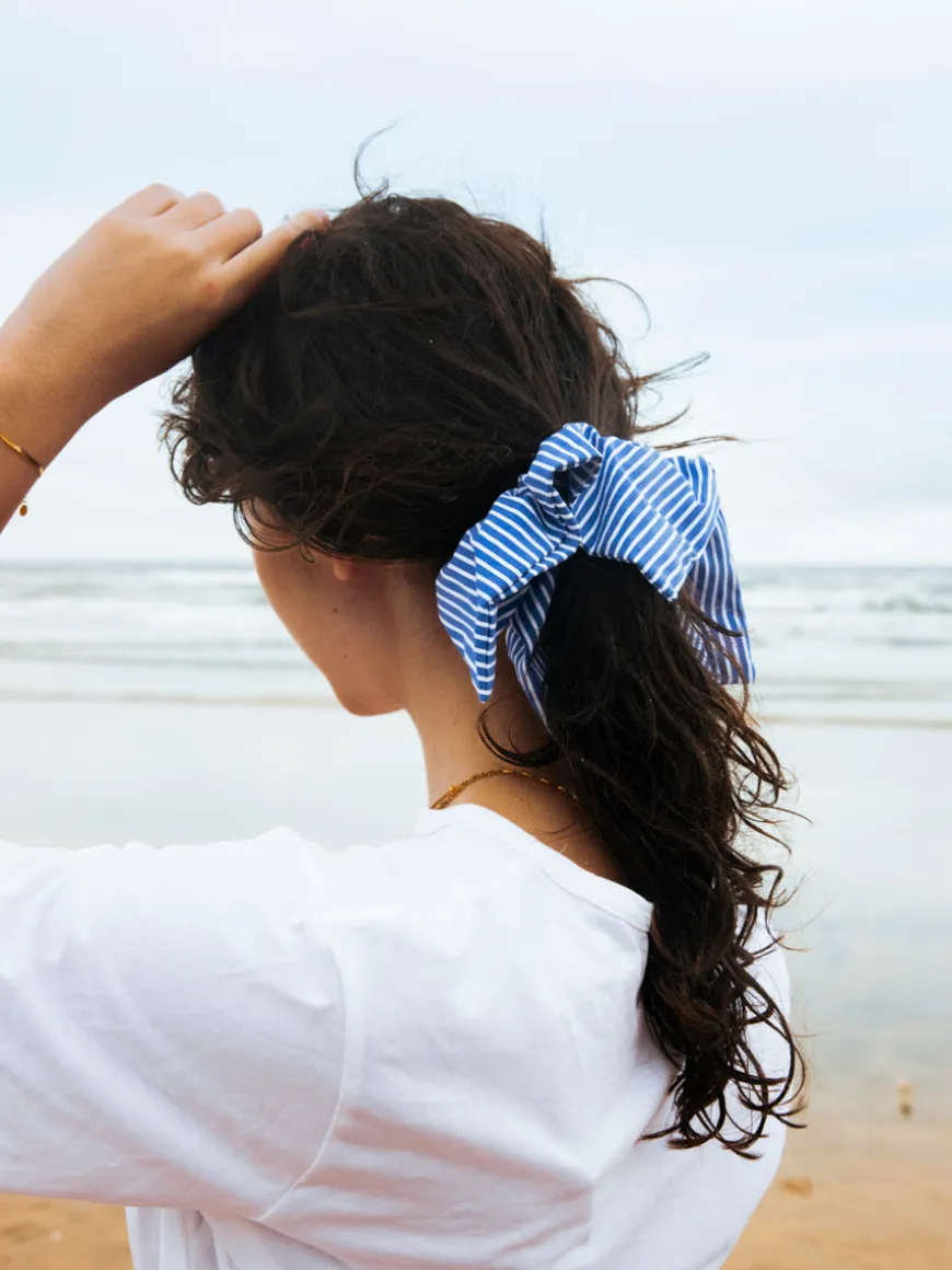Striped Wave Navy-striped Scrunchie