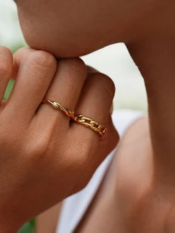 Strong Bond Ring